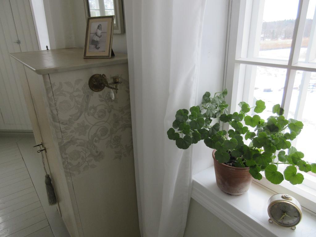 Bed and Breakfast Brobacka Gasthem Jomala Экстерьер фото